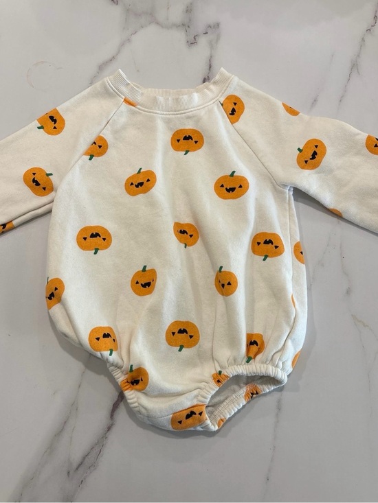 Old Navy Other - Old Navy White Baby One-Piece with Orange Pumpkin Print
